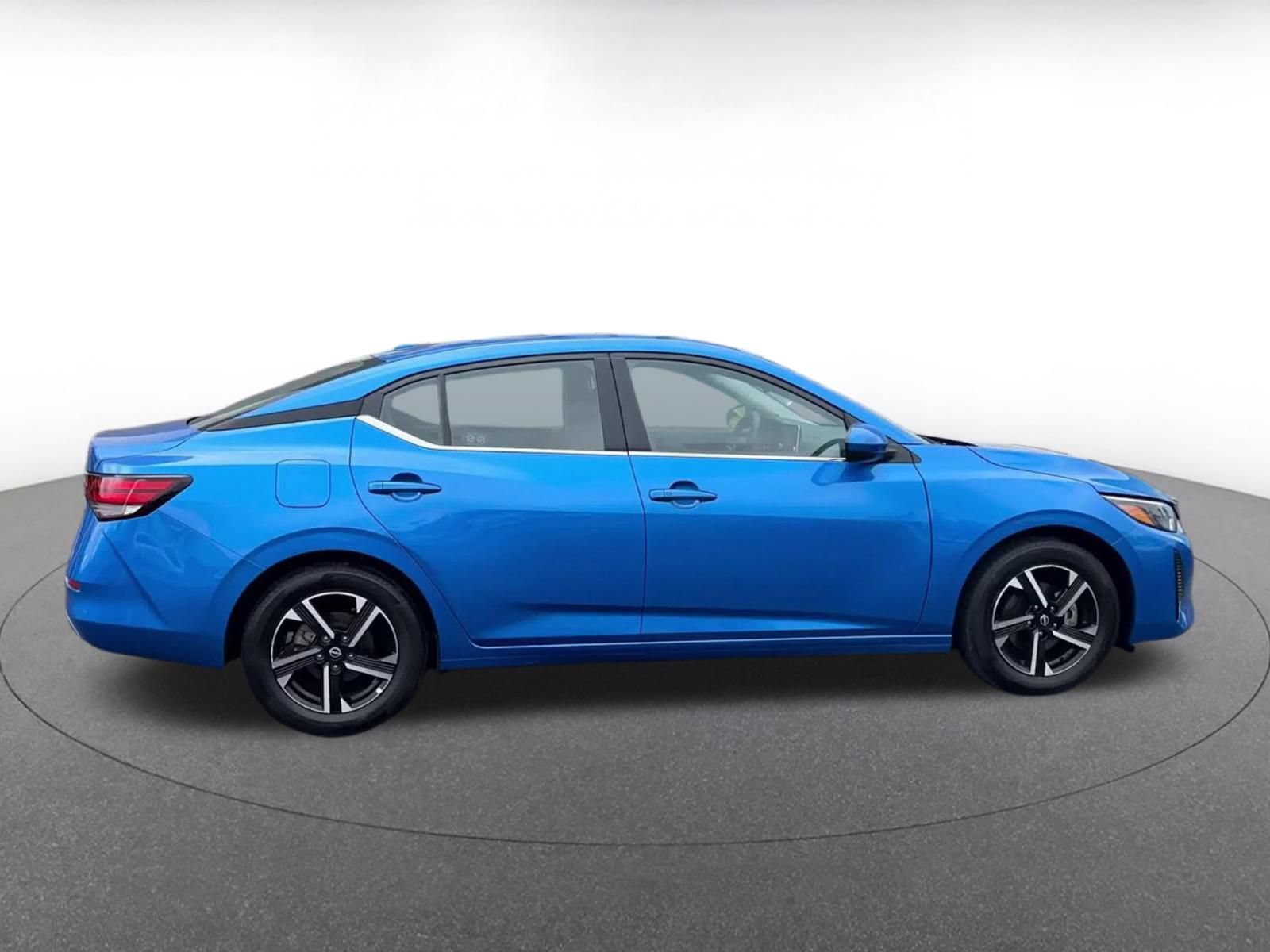 Used 2025 Nissan Sentra SV FWD image 16