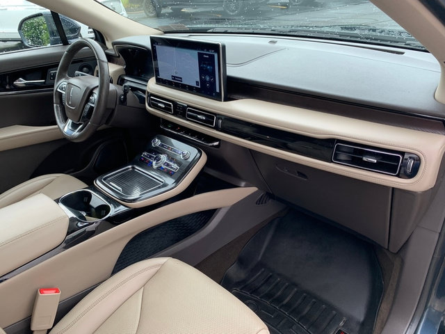 Used 2021 Lincoln Nautilus Reserve AWD/4WD image 13