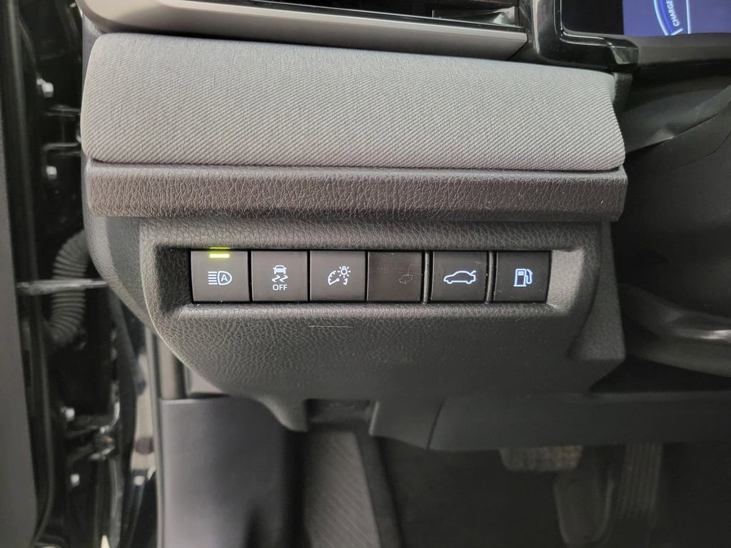 Used 2025 Toyota Camry LE image 2