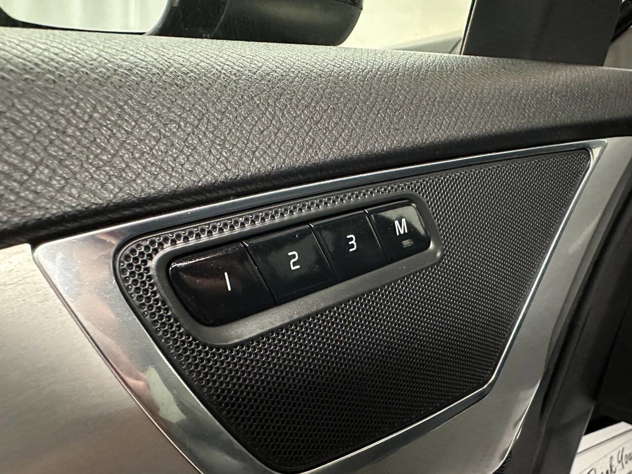 Used 2016 Volvo XC90 T5 Momentum image 21