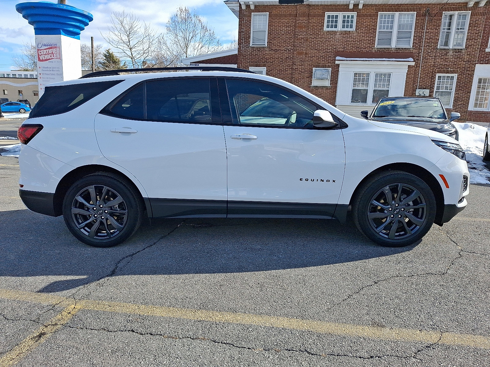 Used 2023 Chevrolet Equinox RS AWD/4WD image 6