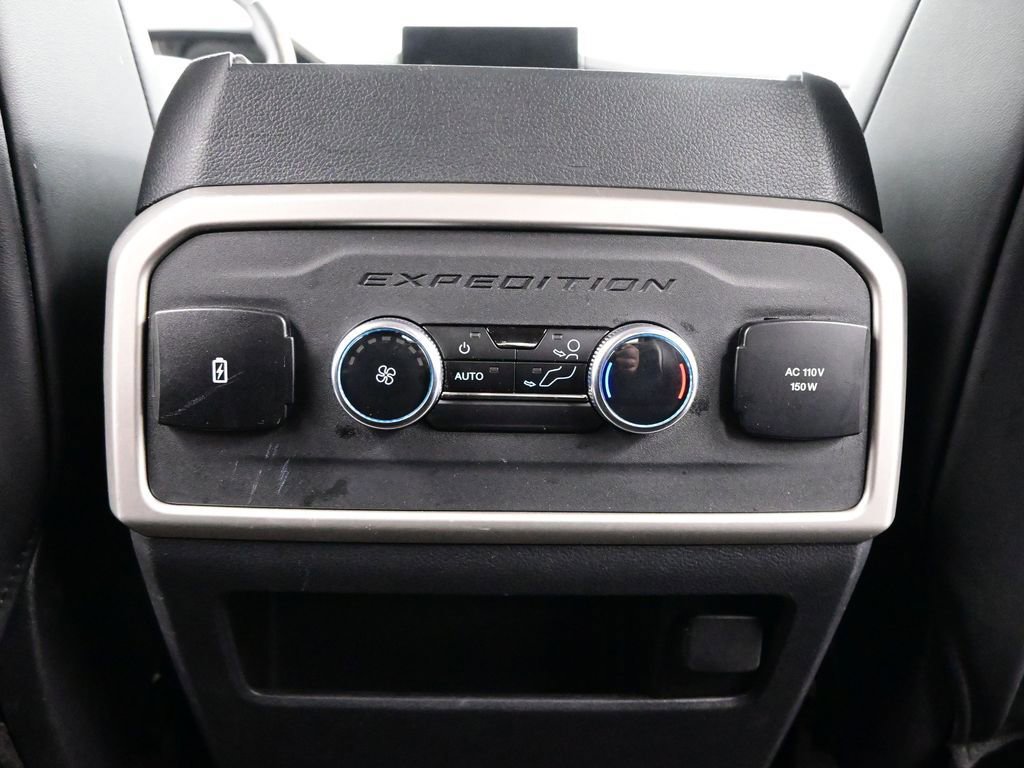 Used 2023 Ford Expedition XLT image 24