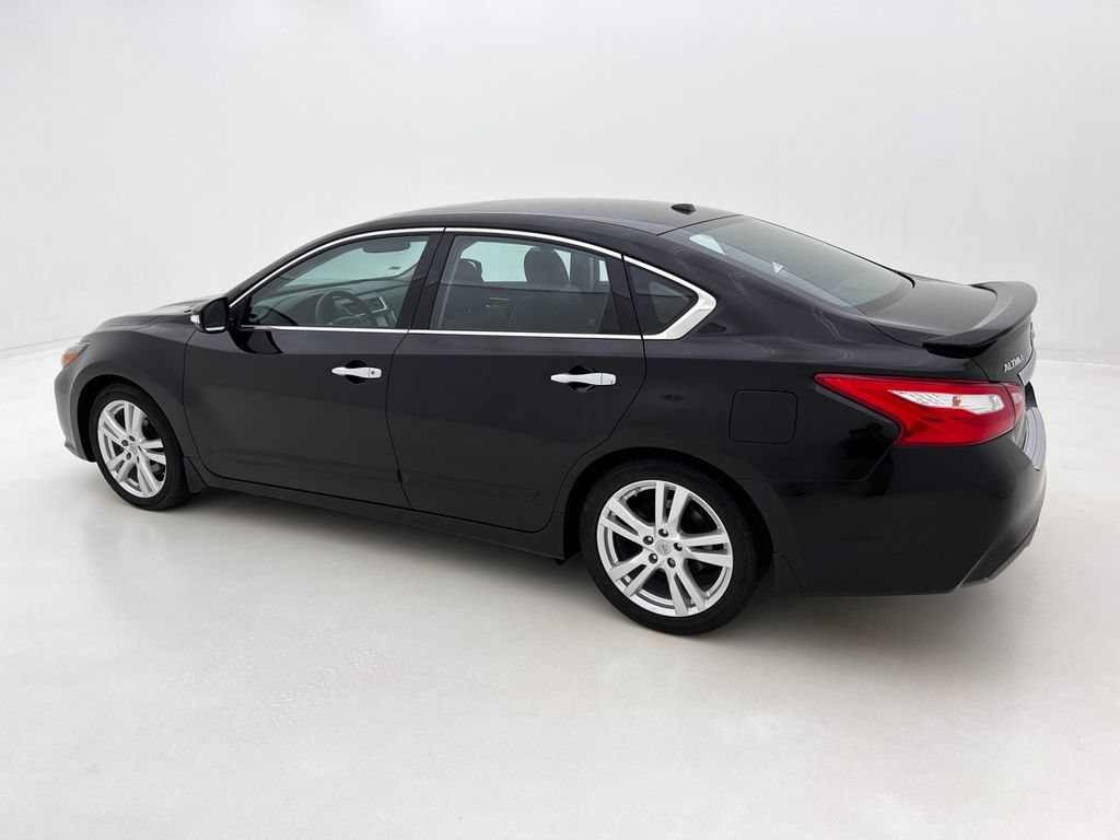 Used 2017 Nissan Altima 3.5 SL w/ 3.5SL Technology Package FWD image 10