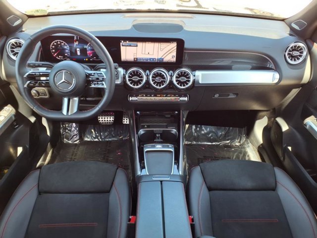 Used 2024 Mercedes-Benz GLB 250 4MATIC image 4