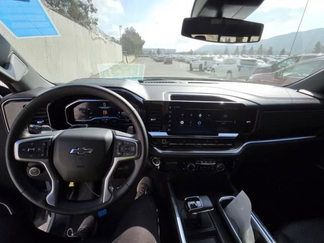 Used 2025 Chevrolet Silverado 1500 RST w/ Convenience Package II RWD image 3