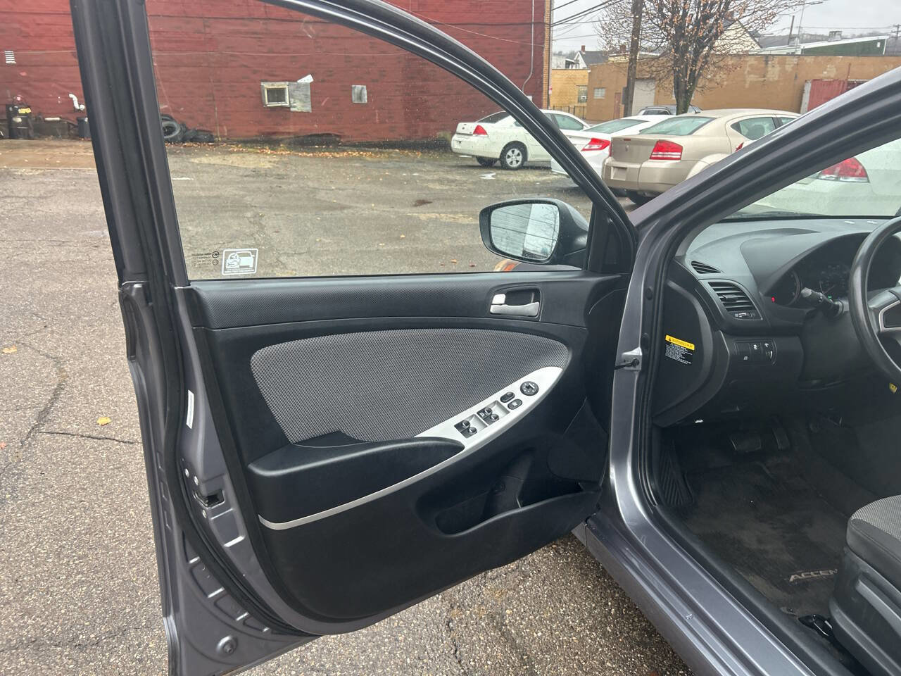 Used 2013 Hyundai Accent GS image 15