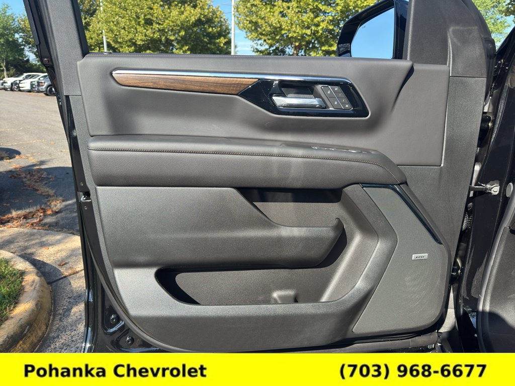 New 2026 Chevrolet Suburban High Country w/ Sun And Tow Package AWD/4WD image 23