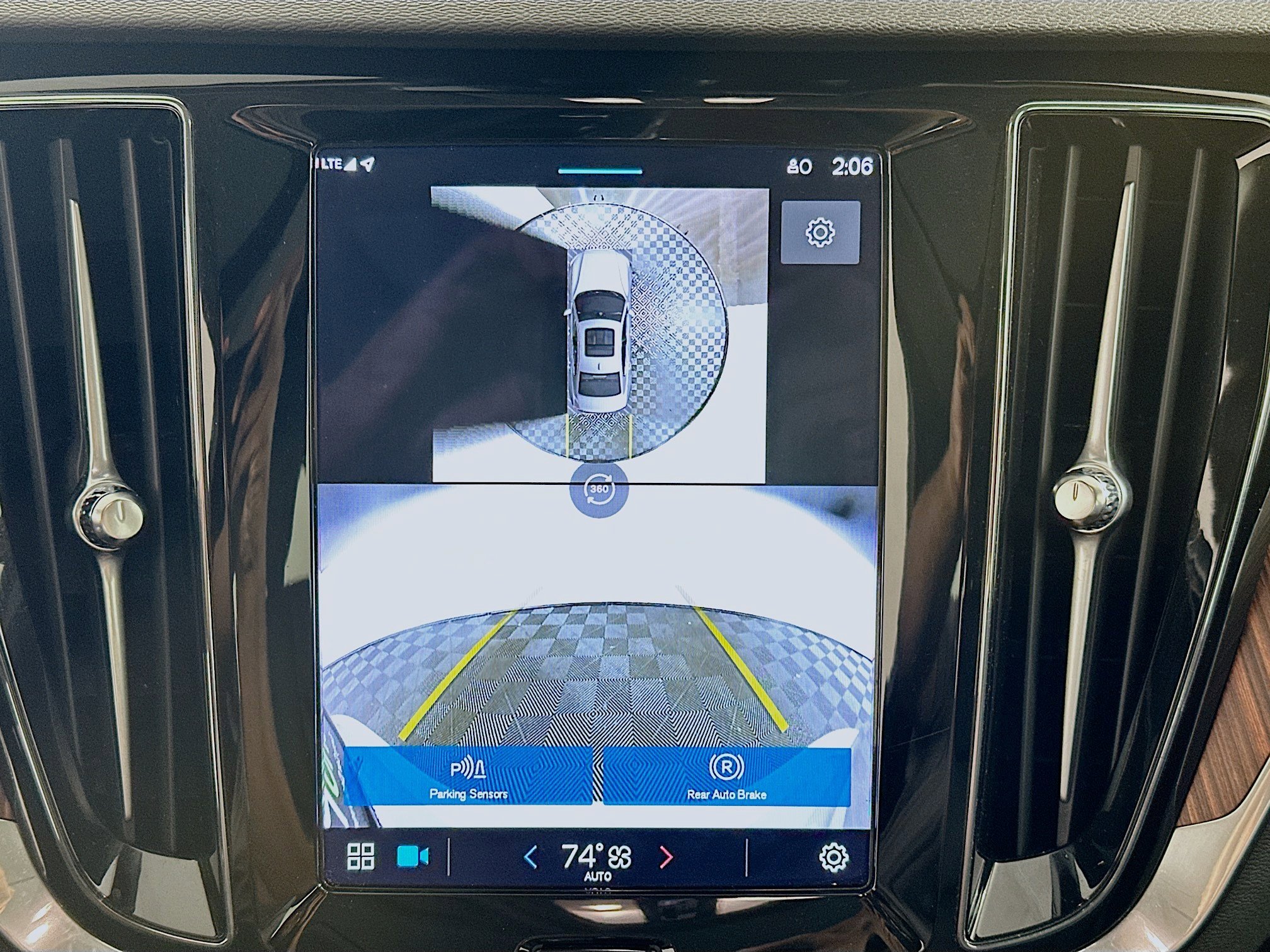 Used 2024 Volvo S60 B5 Plus image 22