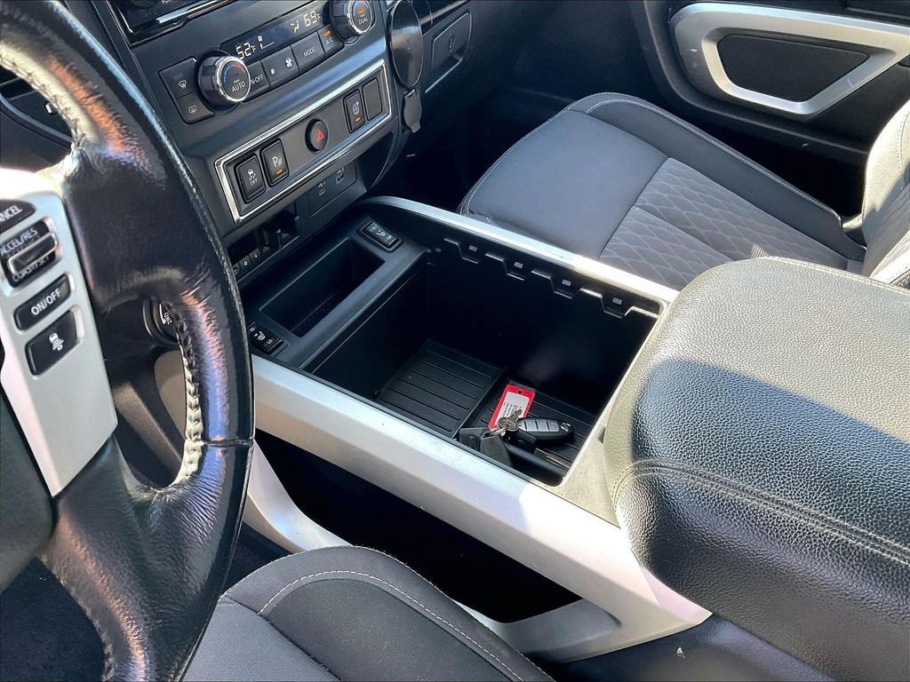 Used 2022 Nissan Titan SV w/ SV Convenience Package AWD/4WD image 20