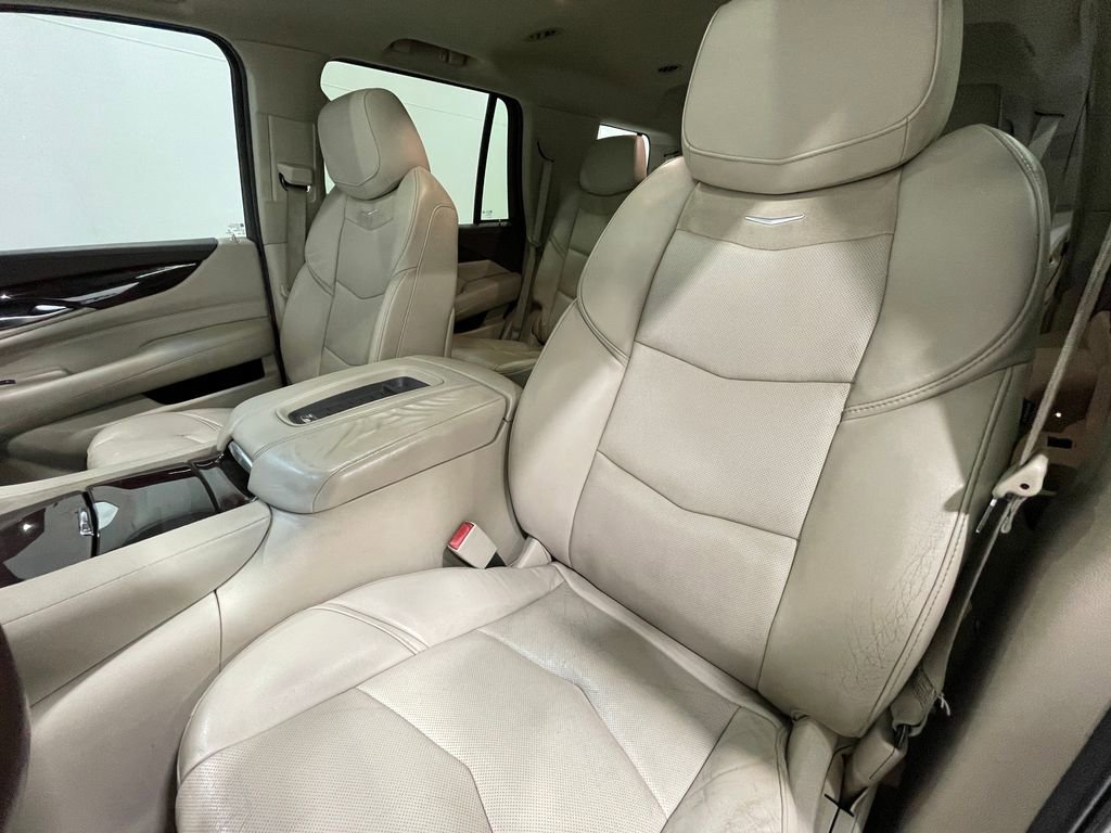 Used 2016 Cadillac Escalade Luxury image 15