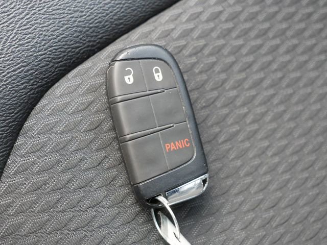 Used 2024 Jeep Compass Latitude image 37