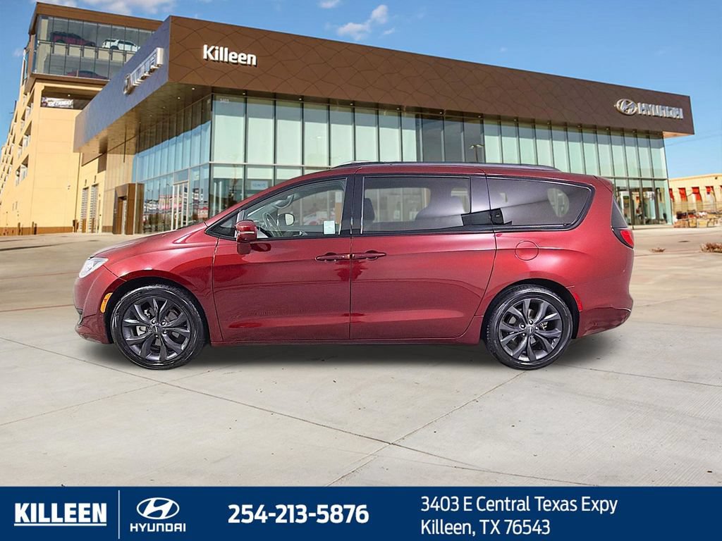 Used 2019 Chrysler Pacifica Limited w/ Advanced Safetytec Group FWD image 2