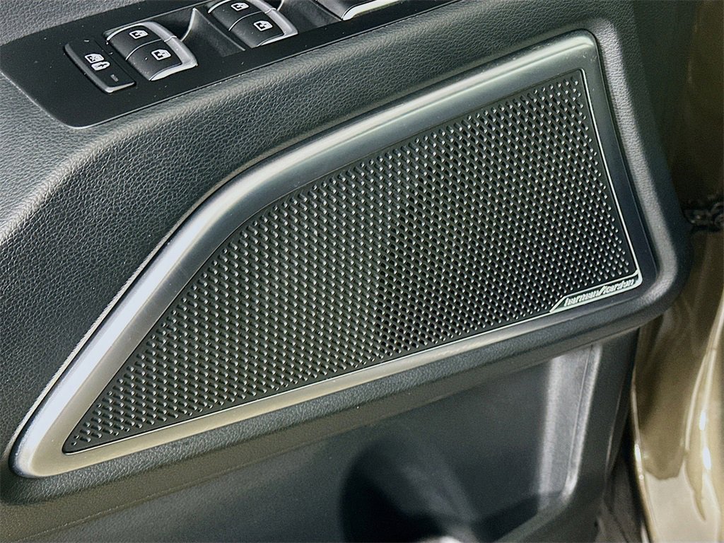 Certified 2024 Kia Telluride SX Prestige w/ Towing Package image 11