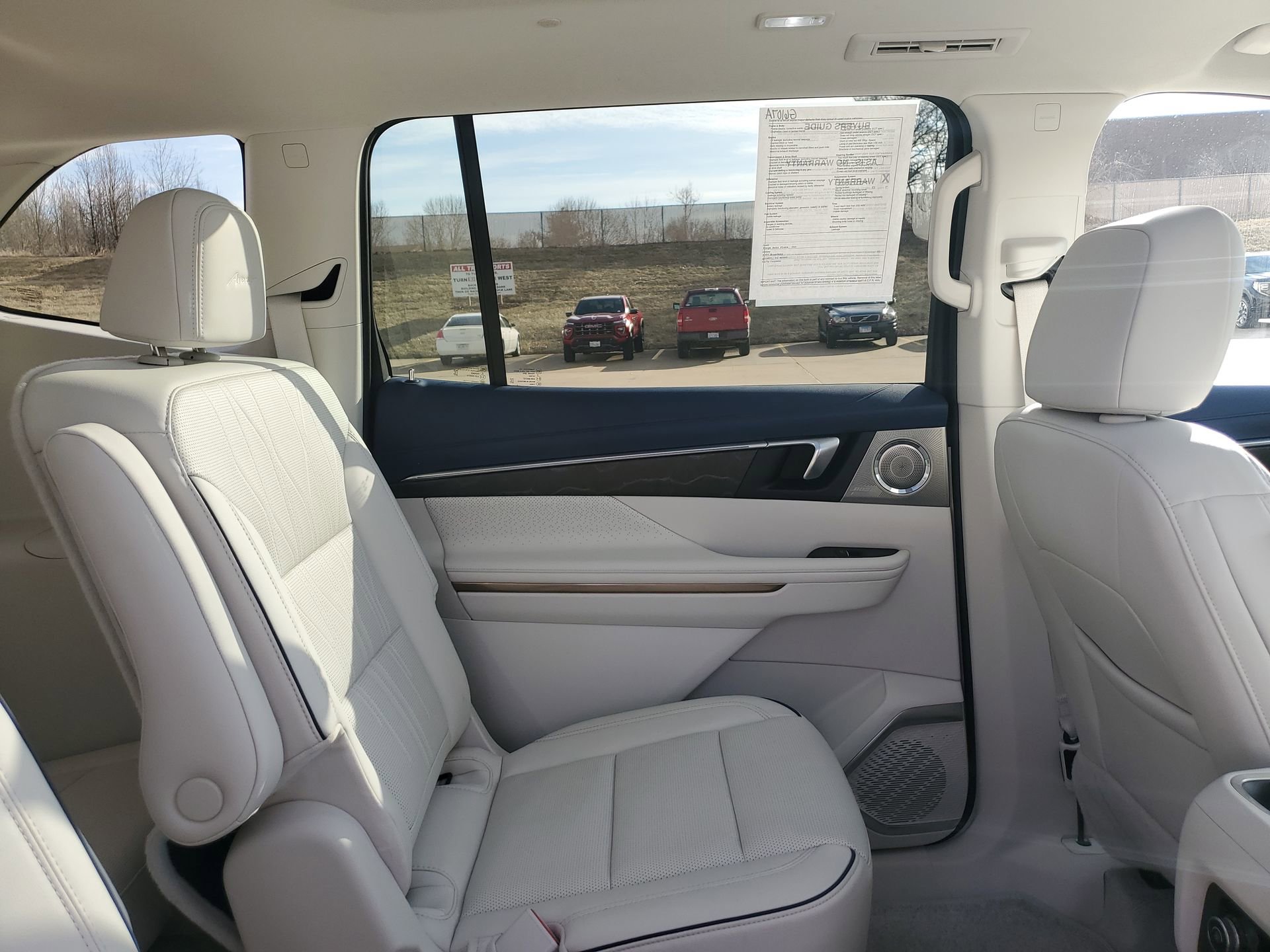 Used 2025 Buick Enclave Avenir image 34