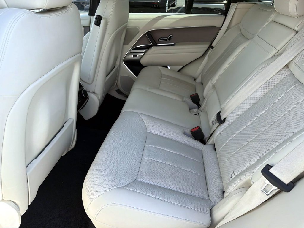 Used 2023 Land Rover Range Rover SE AWD/4WD image 12