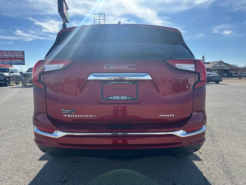 Used 2024 GMC Terrain Denali w/ Denali Premium Package image 5