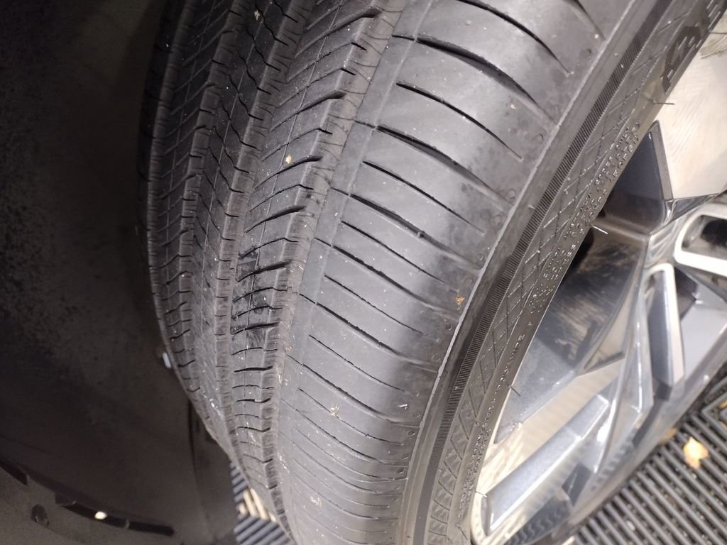 Used 2020 Volkswagen Tiguan SEL Premium R-Line image 8