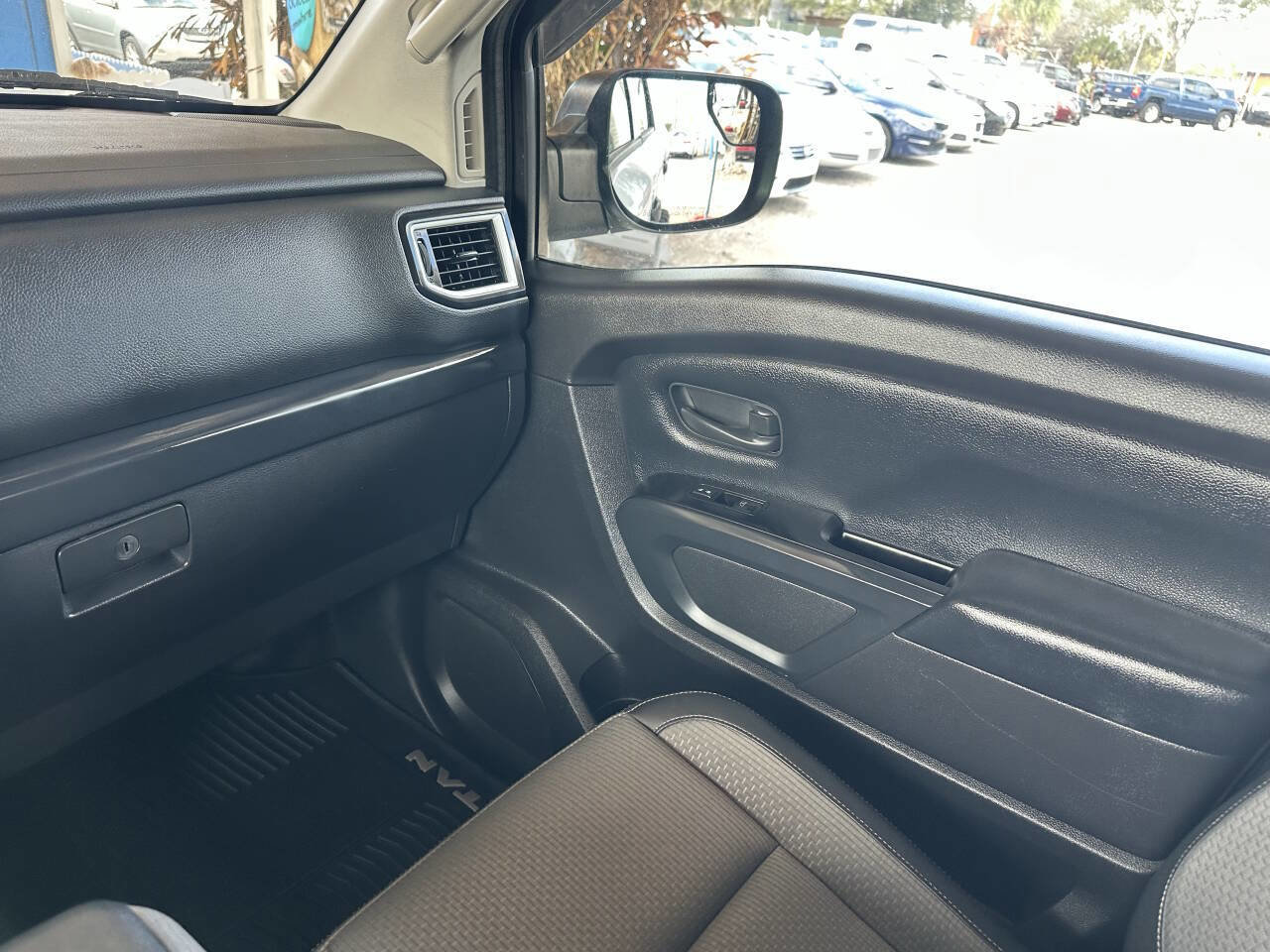 Used 2017 Nissan Titan S RWD image 14