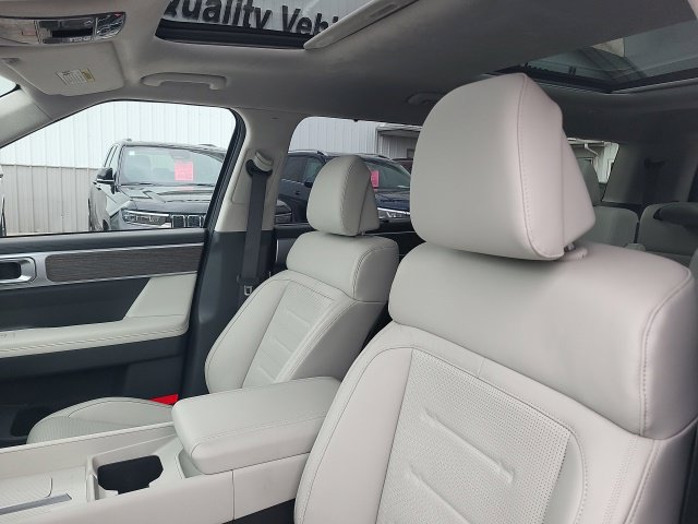 Used 2025 Hyundai Santa Fe Calligraphy AWD/4WD image 16