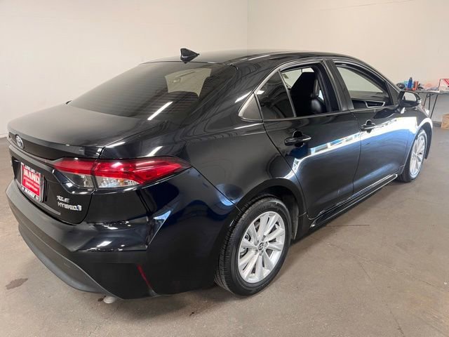 Used 2024 Toyota Corolla XLE image 3