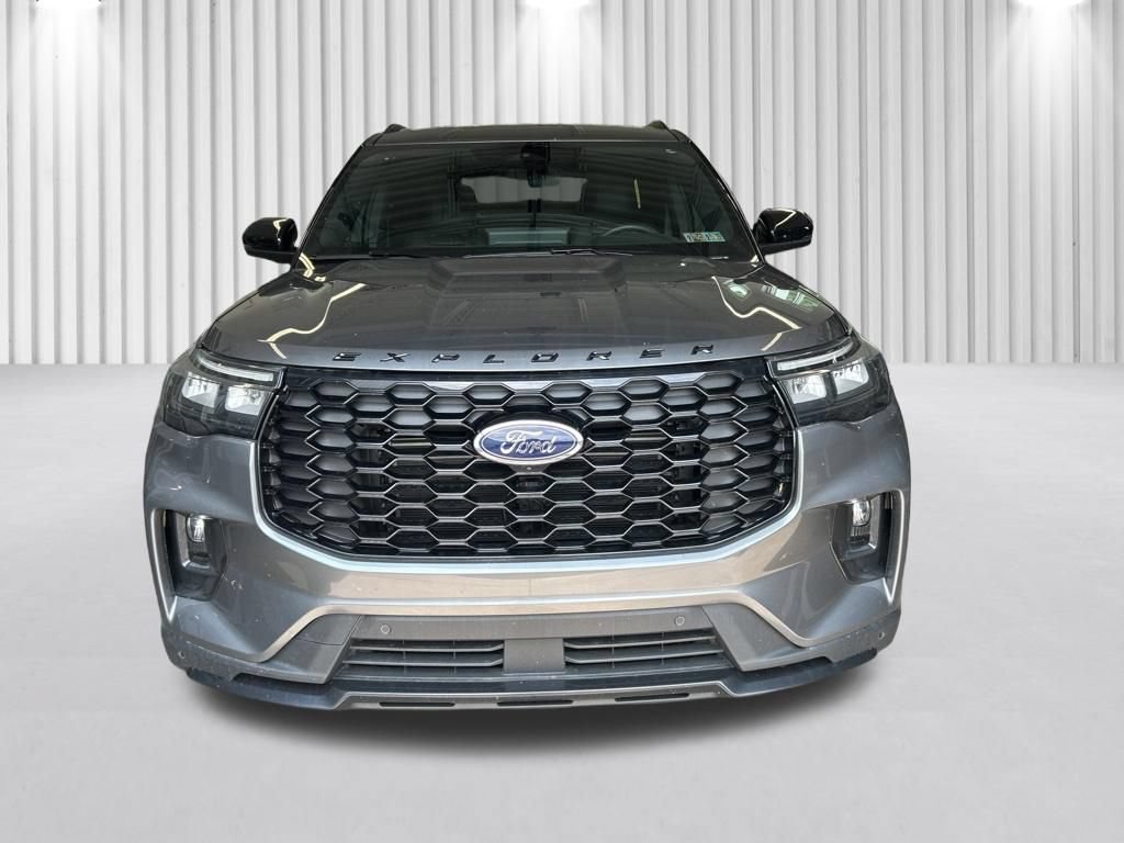 Used 2026 Ford Explorer ST-Line w/ ST-Line Street Pack AWD/4WD image 2