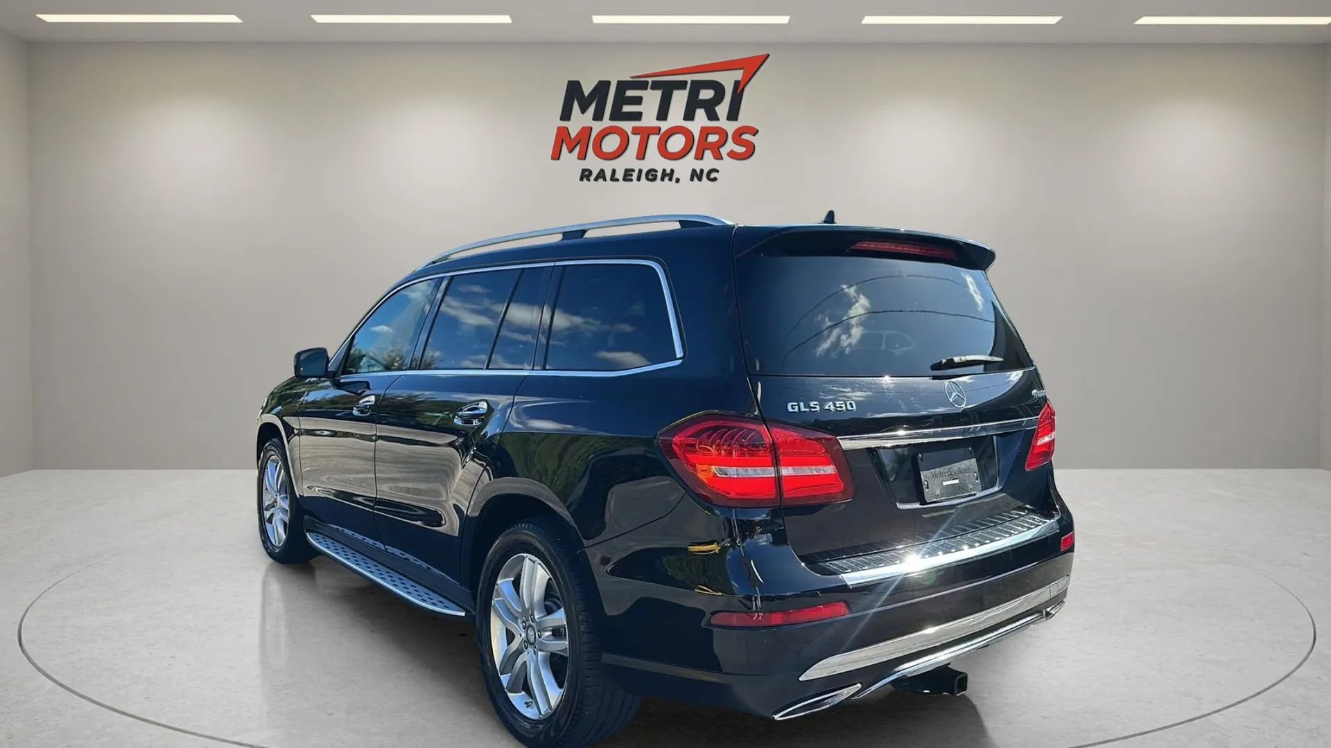 Used 2017 Mercedes-Benz GLS 450 4MATIC image 11