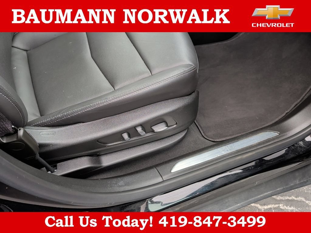 Used 2025 Cadillac XT5 Premium Luxury AWD/4WD image 13