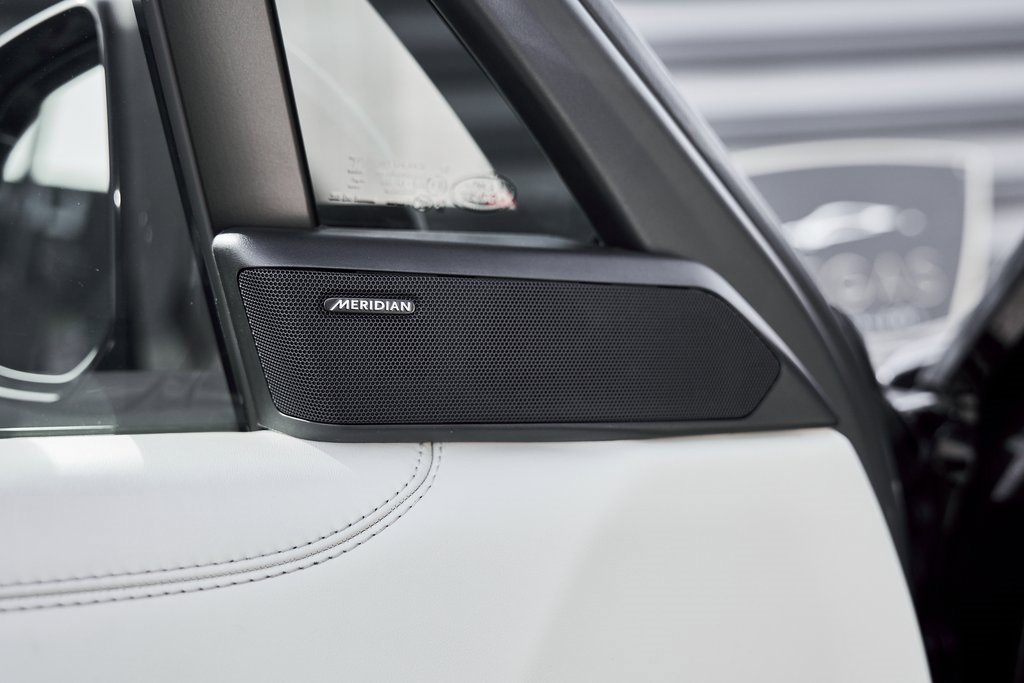 Used 2024 Land Rover Range Rover Long Wheelbase SE image 42