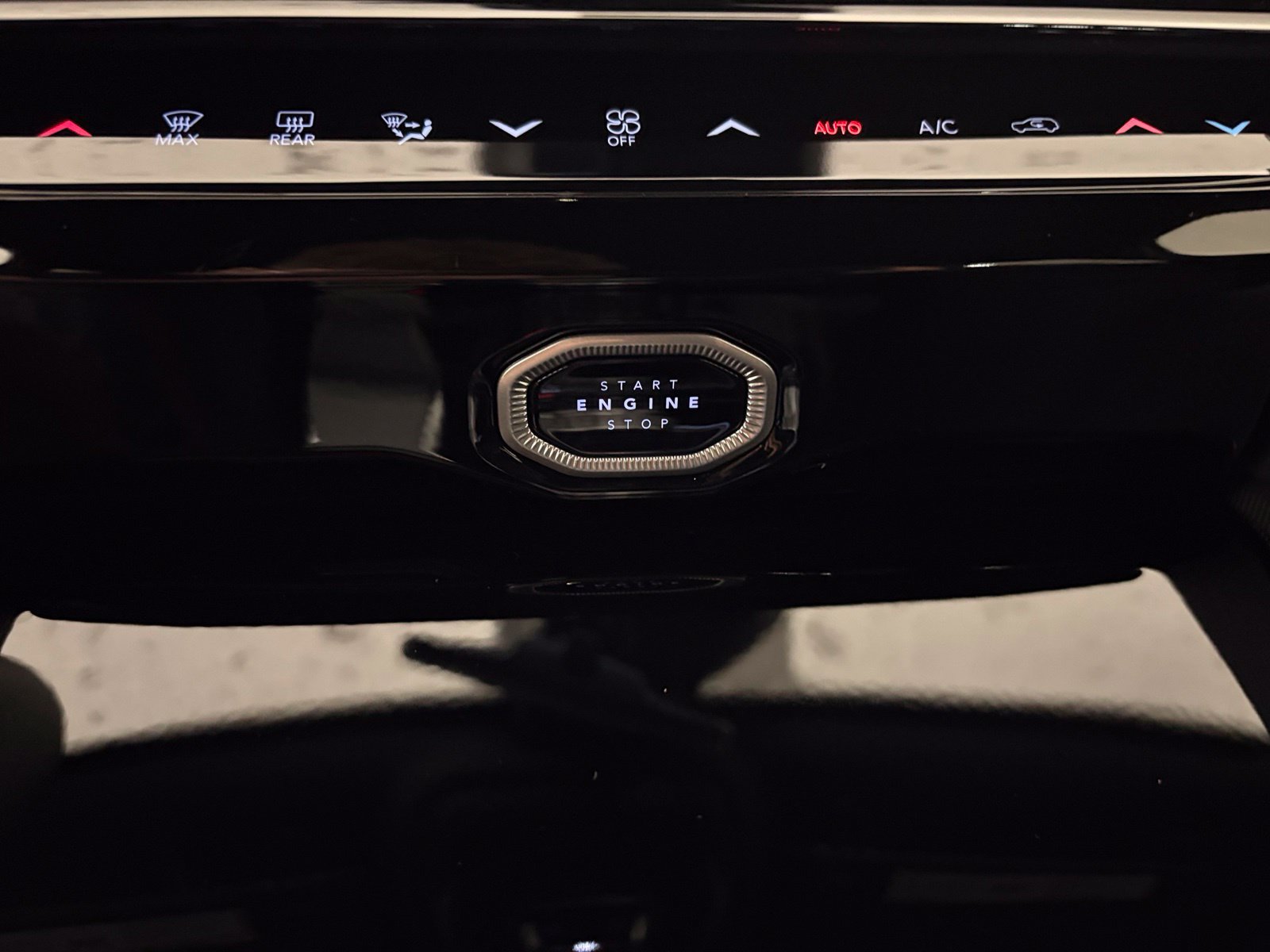 New 2027 Jeep Grand Cherokee 4WD image 10