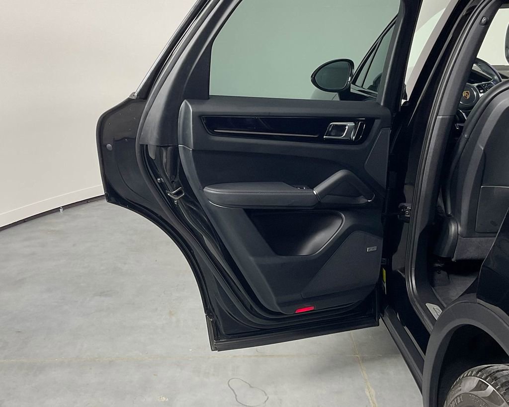 Used 2019 Porsche Cayenne AWD/4WD image 28