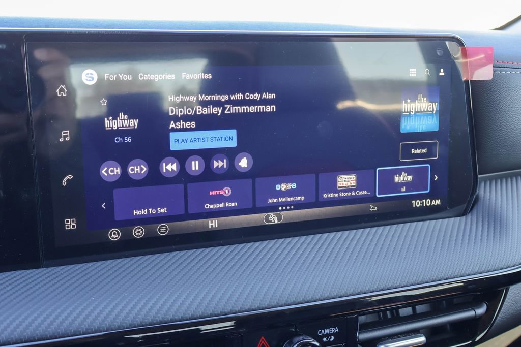 New 2026 Nissan Kicks SR image 3