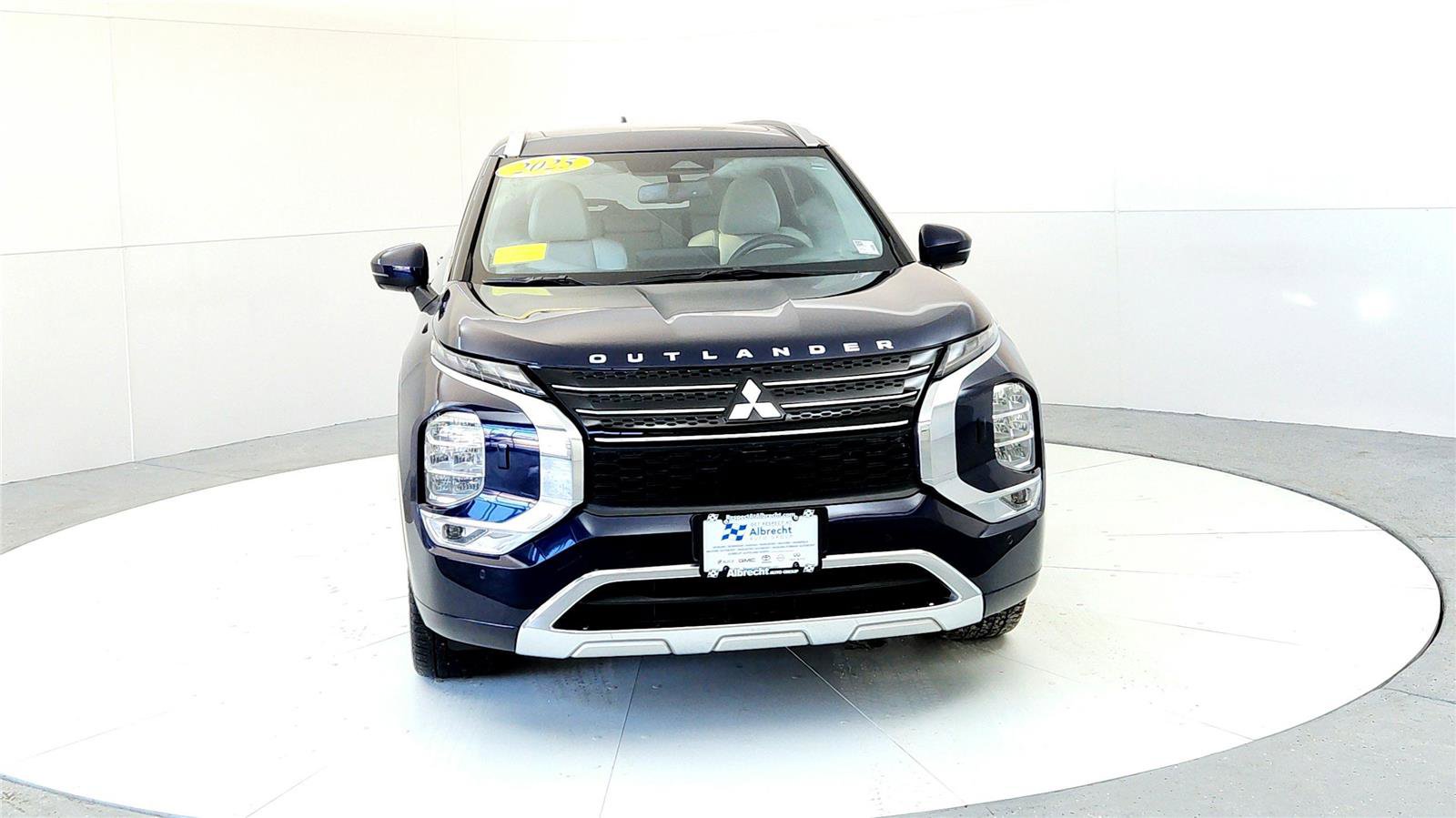 Used 2025 Mitsubishi Outlander SEL image 8