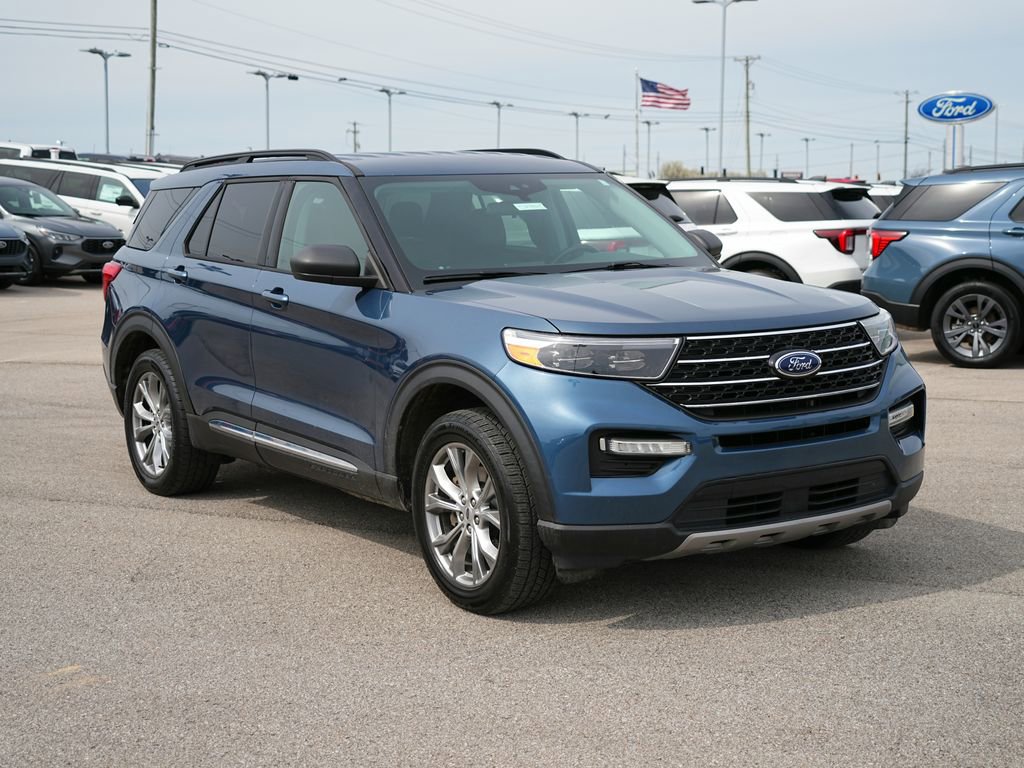 Used 2020 Ford Explorer XLT w/ Equipment Group 202A image 3