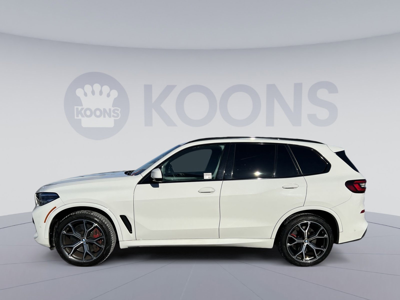 Used 2023 BMW X5 M50i w/ Climate Comfort Package image 2