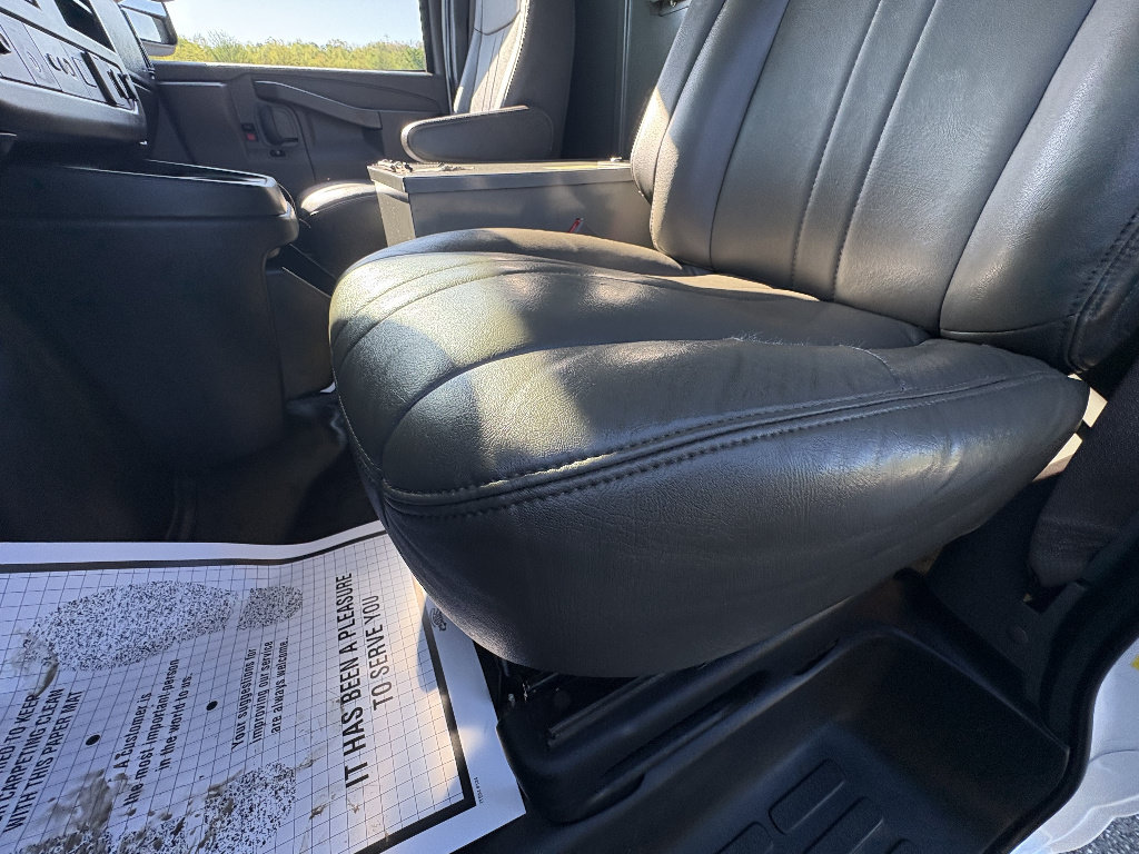 Used 2020 Chevrolet Express 3500 Extended w/ Driver Convenience Package RWD image 25