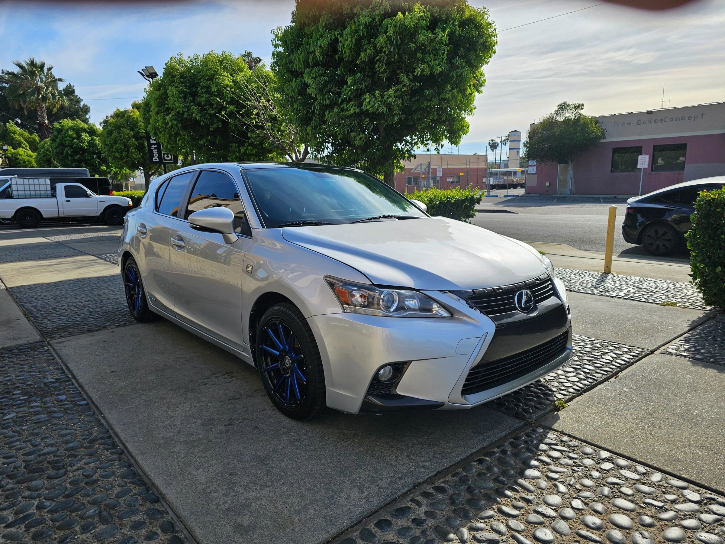 Used 2015 Lexus CT 200h w/ Navigation Package image 4