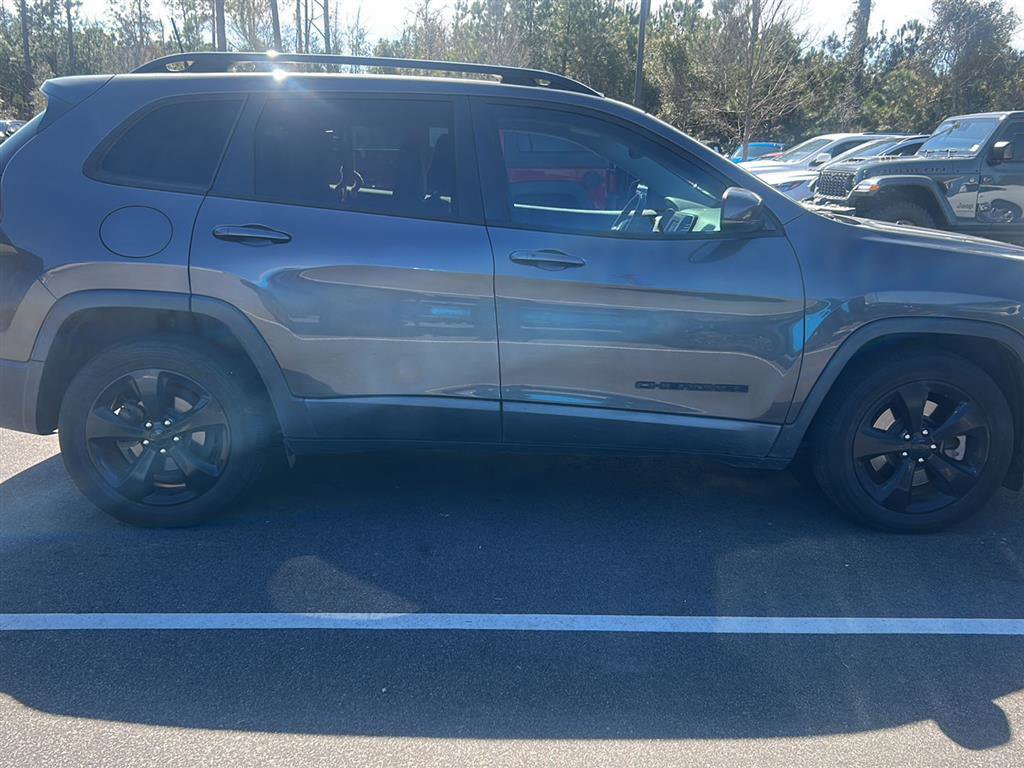 Used 2020 Jeep Cherokee Latitude Plus image 8