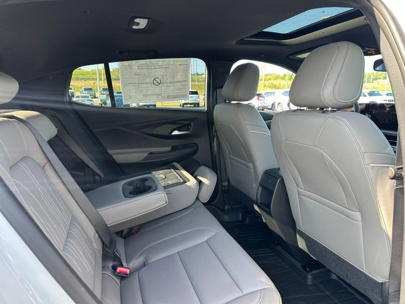 New 2025 Buick Envista Avenir image 5
