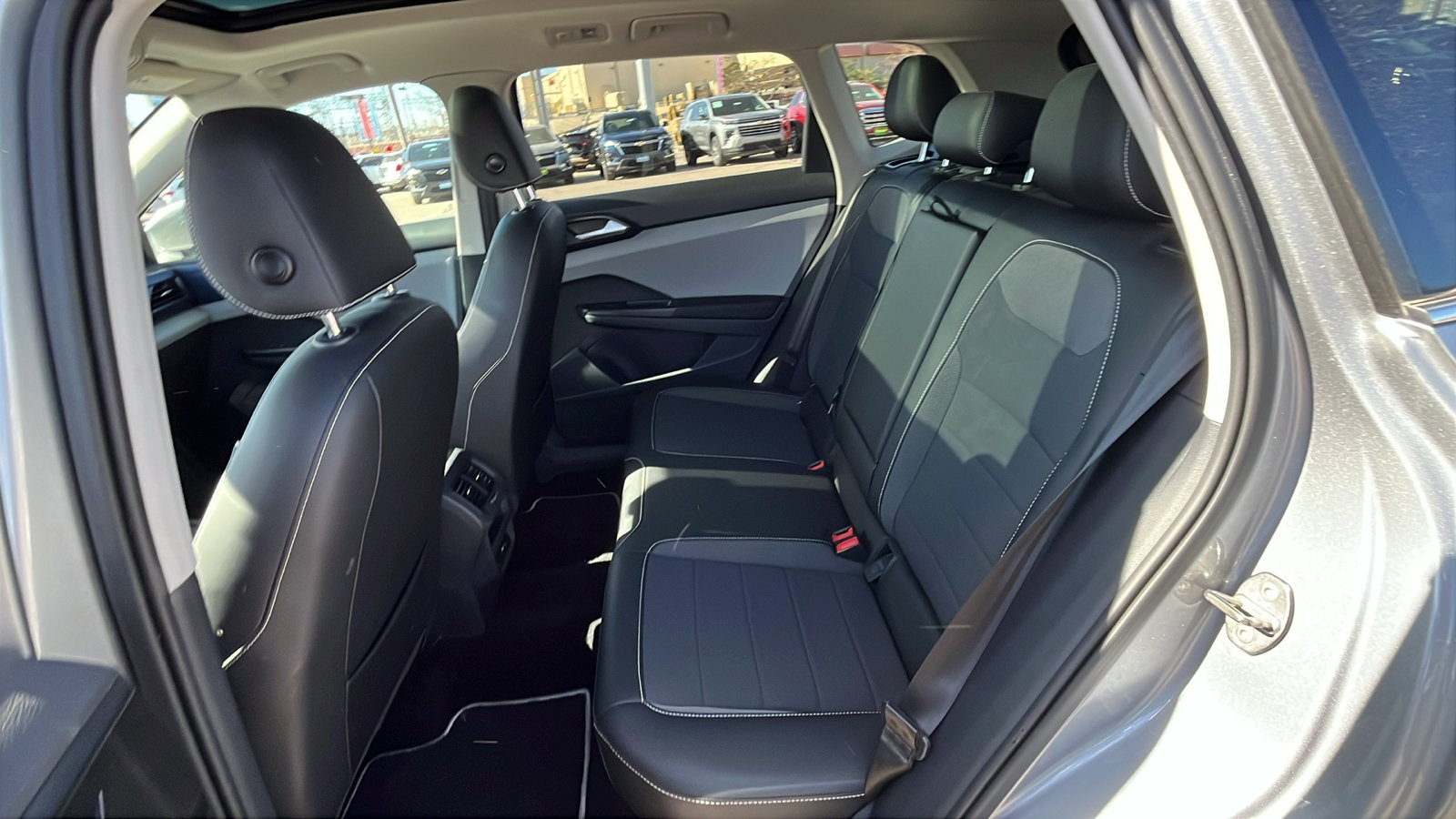 Used 2023 Volkswagen Taos SE image 24