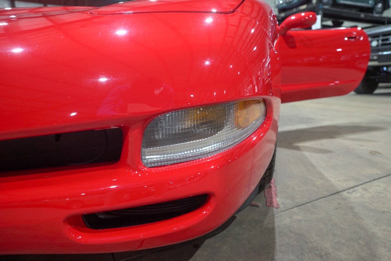 Used 2001 Chevrolet Corvette Coupe RWD image 29