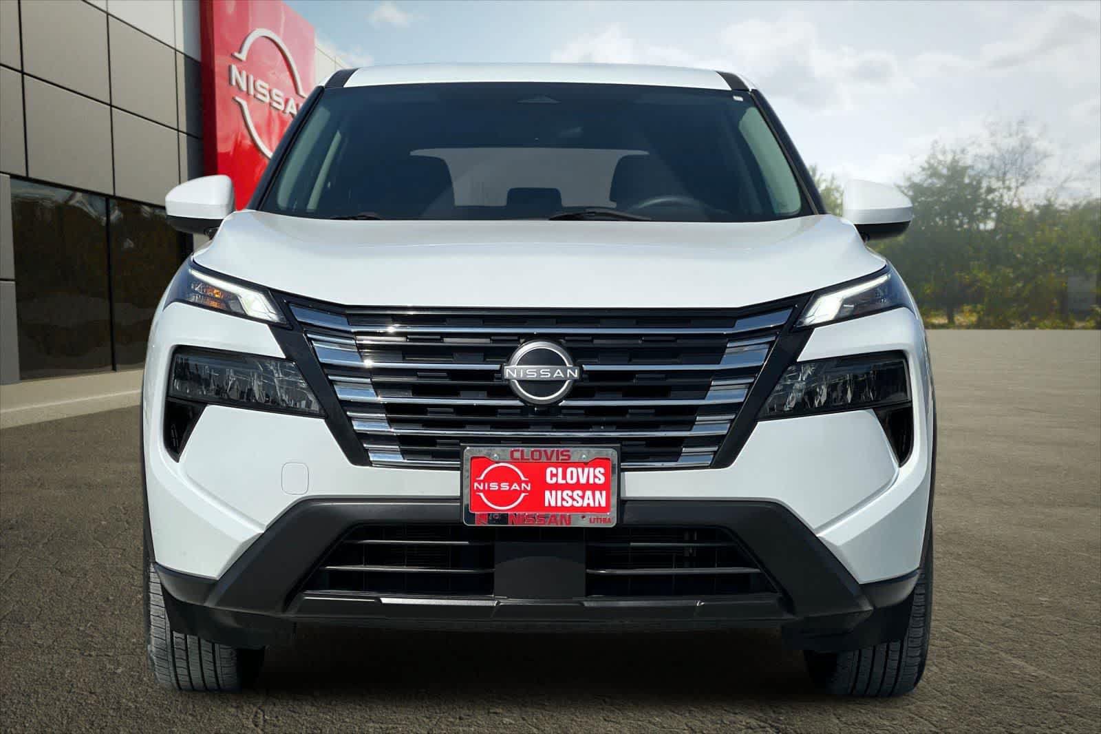 Used 2024 Nissan Rogue SV AWD/4WD image 11