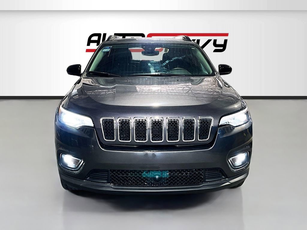 Used 2022 Jeep Cherokee Latitude Lux w/ Mopar Interior Package AWD/4WD image 2
