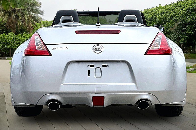 Used 2017 Nissan 370Z Touring image 4
