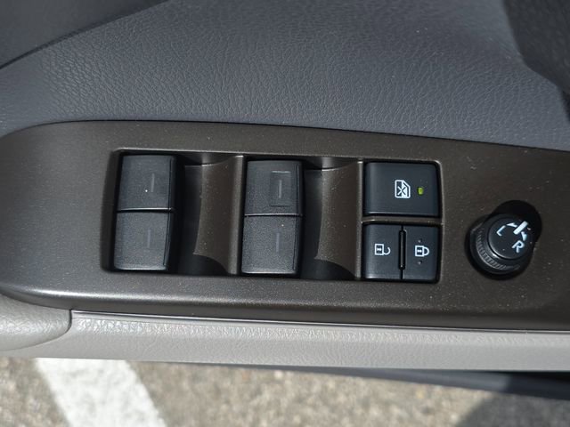 Used 2021 Toyota Camry LE image 27