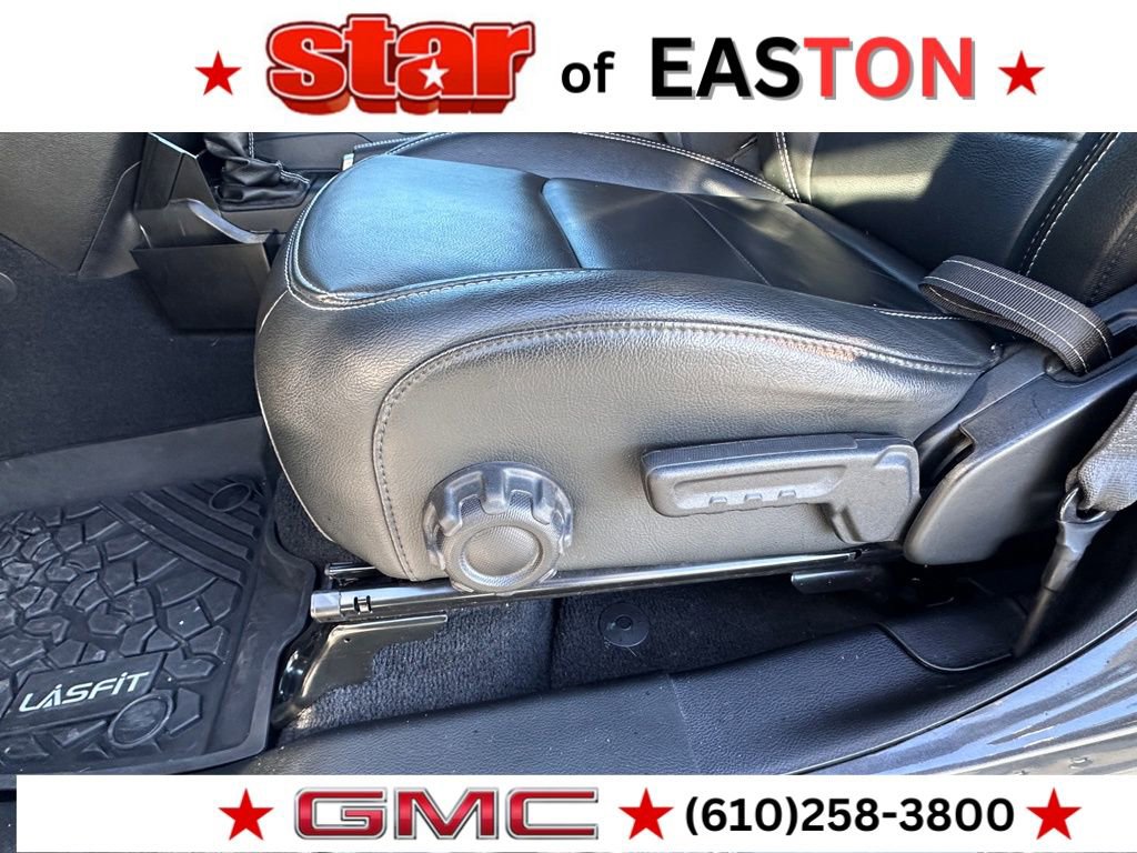 Used 2022 Jeep Wrangler Unlimited Sahara w/ Cold Weather Group image 17