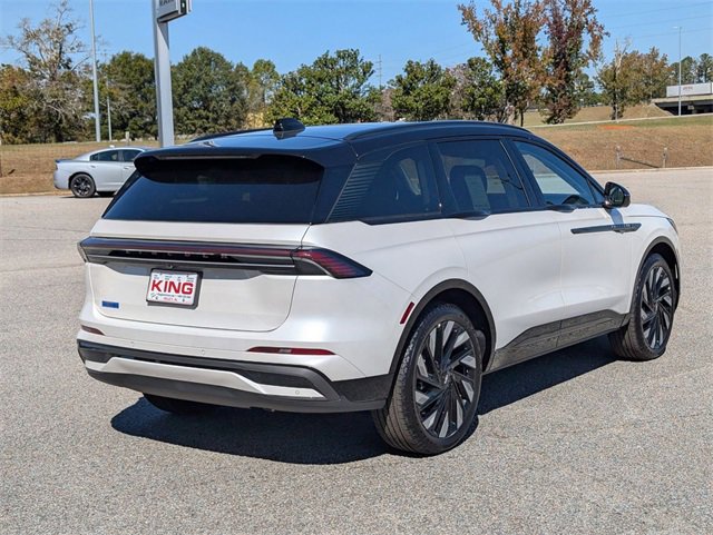 New 2026 Lincoln Nautilus Reserve image 8