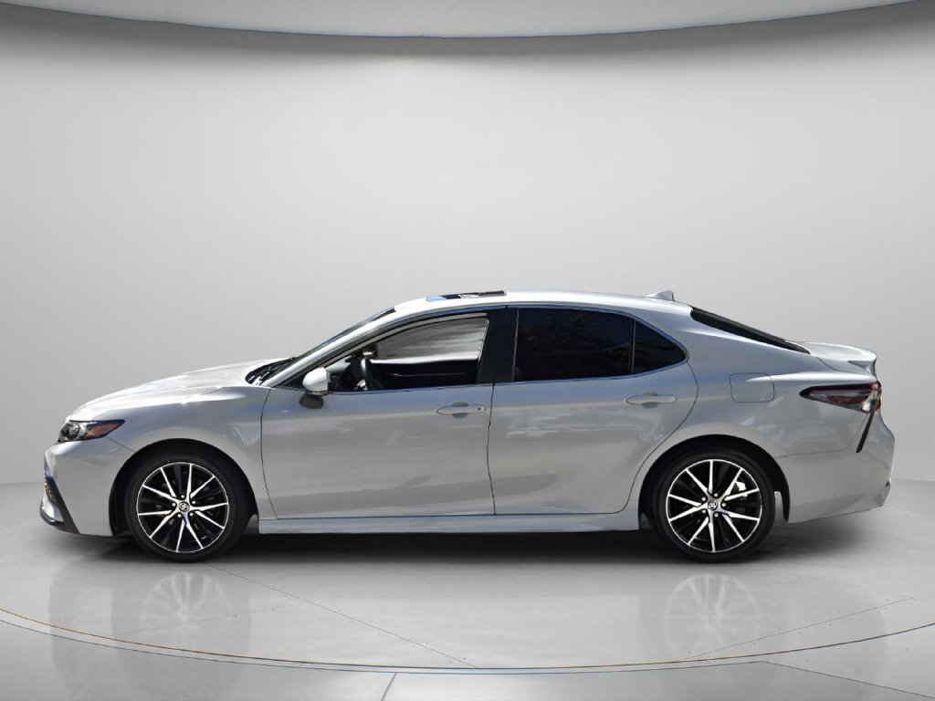Used 2022 Toyota Camry SE w/ Audio Upgrade Package FWD image 5
