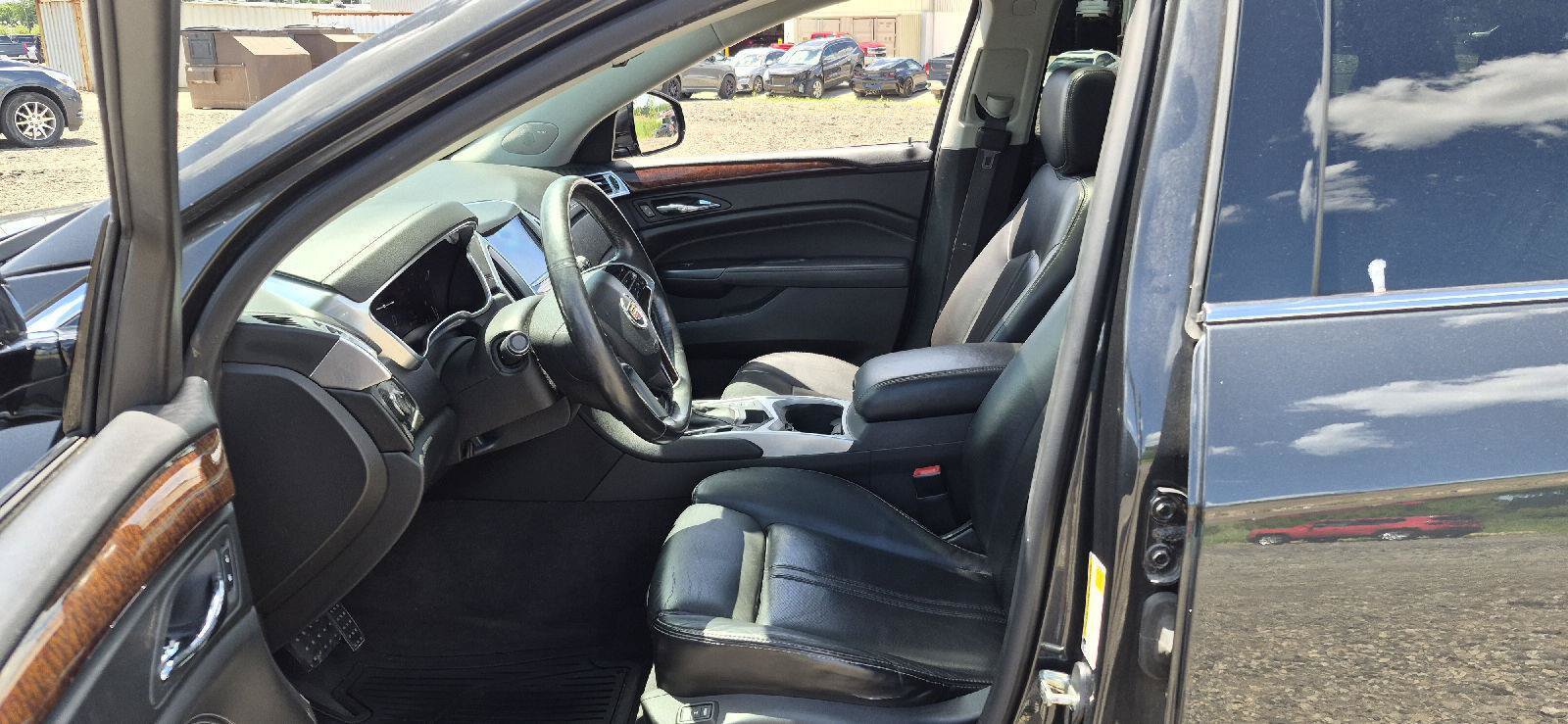 Used 2016 Cadillac SRX Luxury w/ Driver Awareness Package AWD/4WD image 5