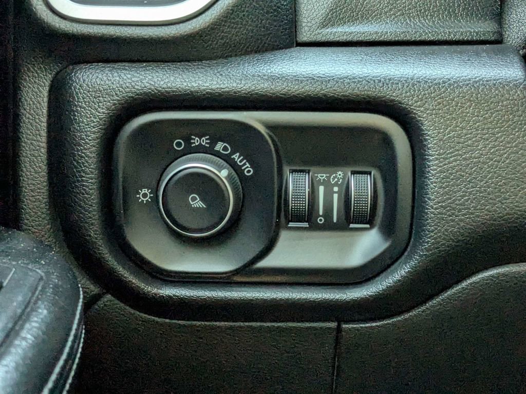 Used 2020 RAM 3500 Big Horn image 19