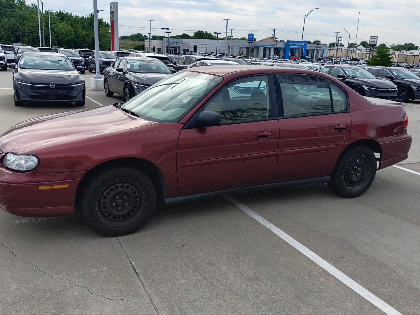 Used 2003 Chevrolet Malibu V6 w/ Preferred Equipment Group 1 FWD image 3